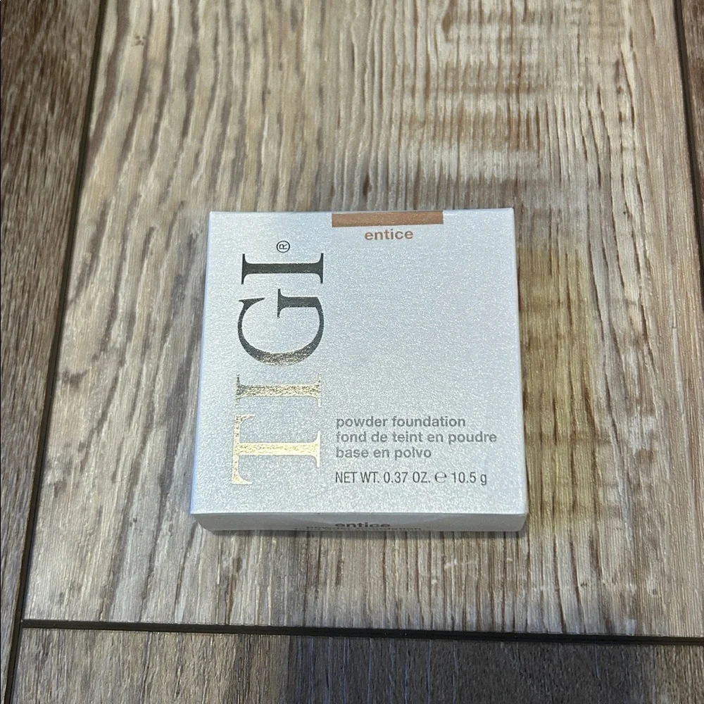 TIGI Compact Pressed Powder Foundation - Beige Tan